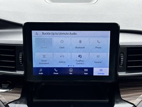 Used 2024 Ford Explorer Limited AWD/4WD image 21