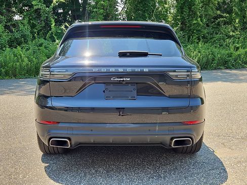 Certified 2022 Porsche Cayenne AWD/4WD image 6