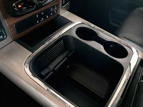 Used 2018 RAM 1500 Laramie w/ Convenience Group image 20