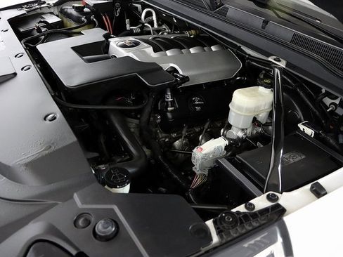 Used 2019 Cadillac Escalade Premium Luxury image 42