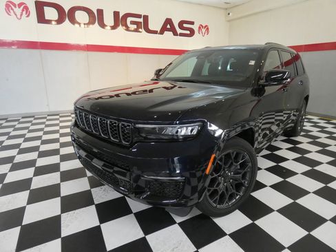 Used 2024 Jeep Grand Cherokee L Summit AWD/4WD image 2