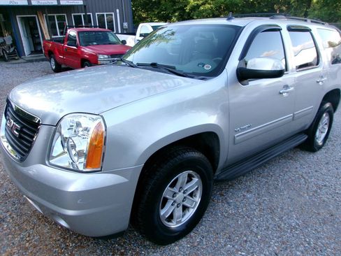Used 2011 GMC Yukon SLT AWD/4WD image 4