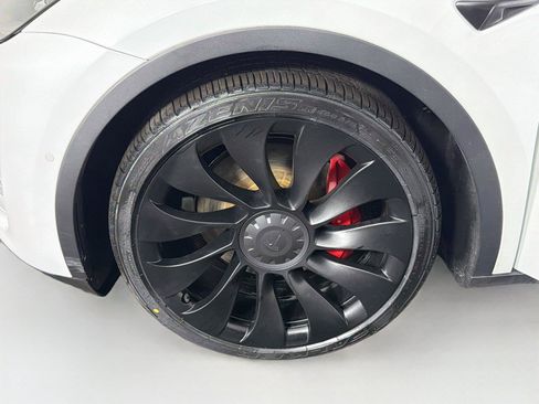 Used 2022 Tesla Model Y Performance AWD/4WD image 34