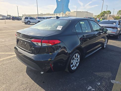 Used 2025 Toyota Corolla LE FWD image 6
