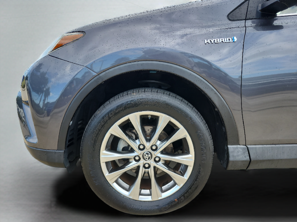 Used 2017 Toyota RAV4 Limited AWD/4WD image 30