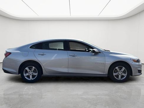 Used 2022 Chevrolet Malibu LT FWD image 9