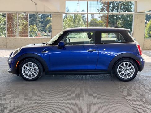 Used 2019 MINI Cooper 2-Door Hardtop FWD image 8