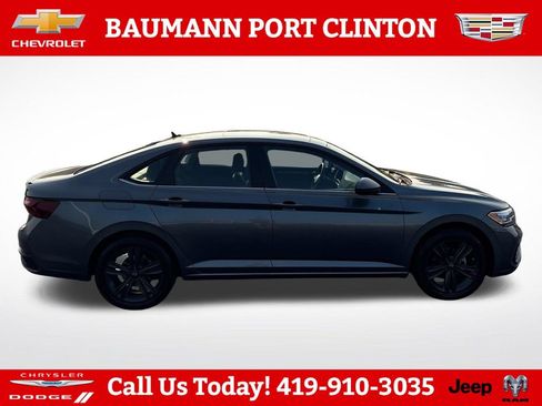 Used 2022 Volkswagen Jetta SE FWD image 7
