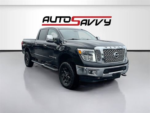 Used 2016 Nissan Titan SL image 1