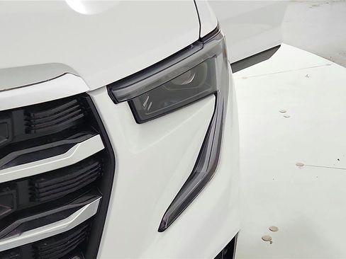 New 2025 GMC Acadia Elevation image 16