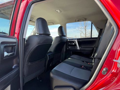 Used 2021 Toyota 4Runner SR5 Premium image 15