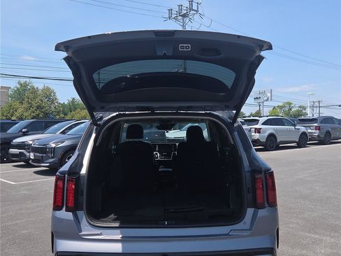 Certified 2021 Kia Sorento EX w/ Panoramic Sunroof Package AWD/4WD image 12