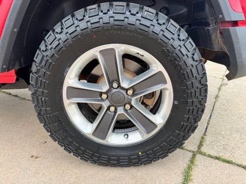Used 2020 Jeep Wrangler Unlimited Sahara AWD/4WD image 12