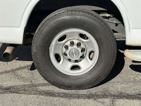 Used 2024 Chevrolet Express 2500 w/ Driver Convenience Package image 22