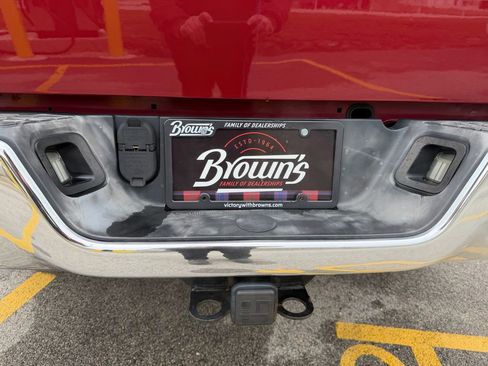 Used 2015 RAM 1500 Laramie w/ Convenience Group image 9