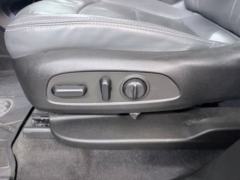 Used 2018 Buick Enclave Essence AWD/4WD image 11