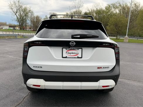 Used 2026 Nissan Kicks SR w/ Cold Weather Package AWD/4WD image 6