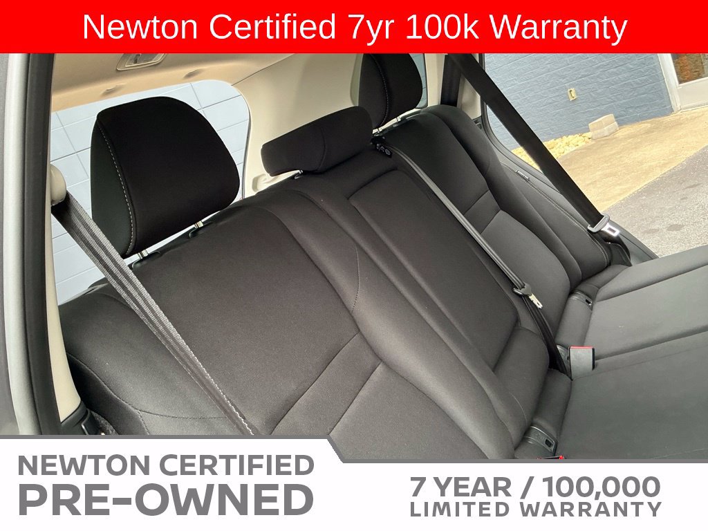 Used 2024 Nissan Rogue S AWD/4WD image 19