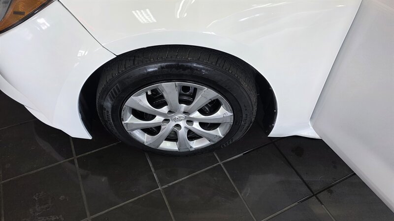 Used 2022 Toyota Corolla LE FWD image 26