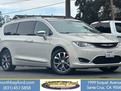 Used 2017 Chrysler Pacifica Limited