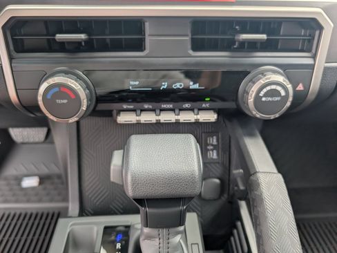 New 2026 Toyota 4Runner SR5 AWD/4WD image 16