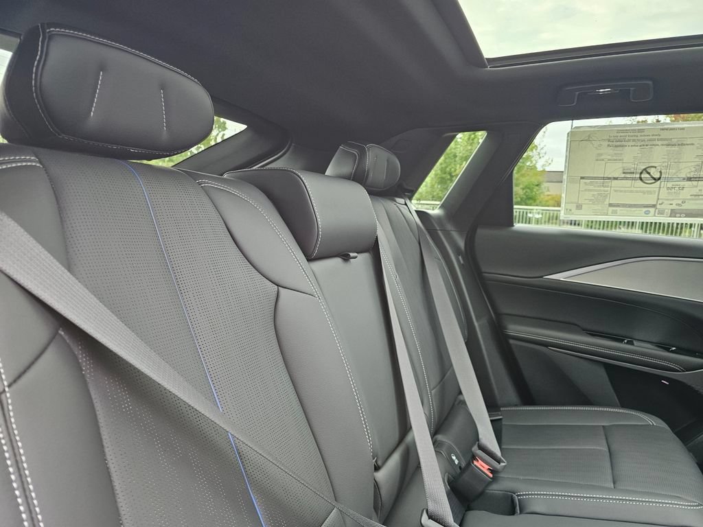 New 2027 Cadillac Lyriq Sport AWD/4WD image 13