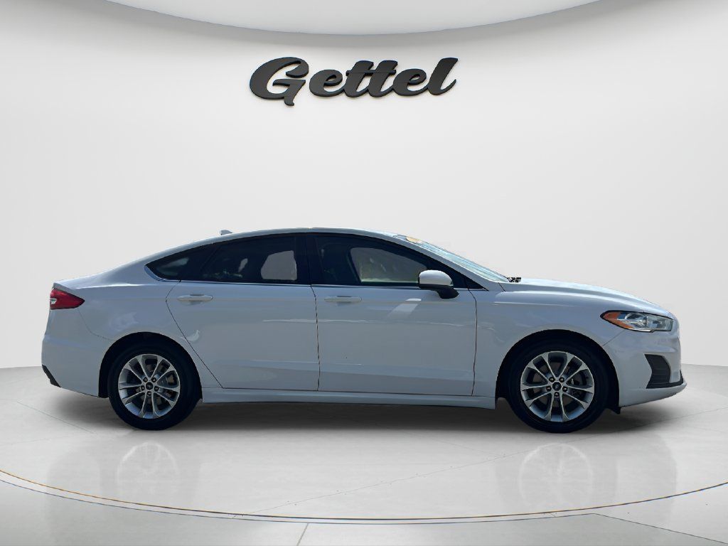 Used 2019 Ford Fusion SE FWD image 4