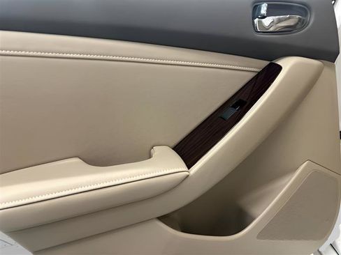 Used 2011 Nissan Altima 2.5 SL w/ 2.5SL Pkg FWD image 9