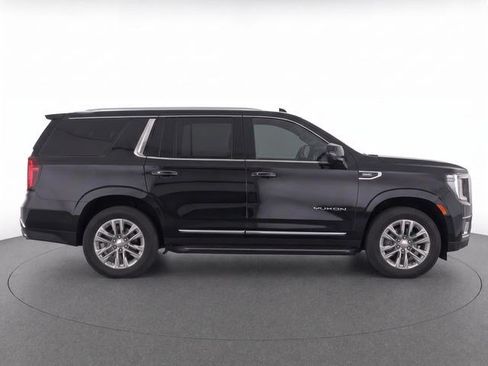 Used 2022 GMC Yukon XL SLT w/ SLT Premium Package AWD/4WD image 2
