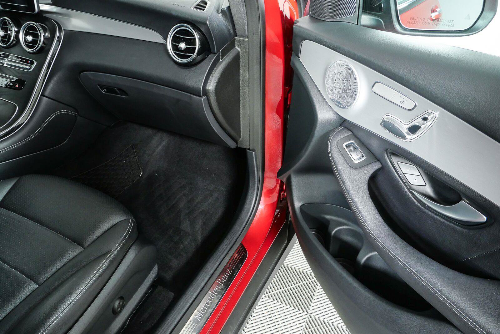 Used 2019 Mercedes-Benz GLC 300 image 25