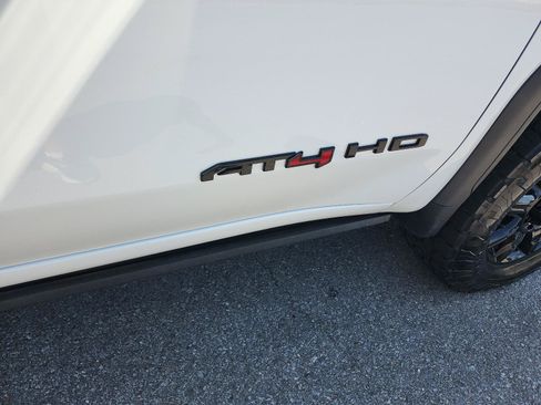 Used 2024 GMC Sierra 2500 AT4 w/ AT4 Premium Plus Package AWD/4WD image 7