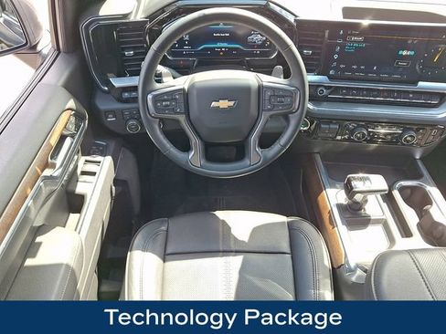 Used 2025 Chevrolet Silverado 1500 High Country w/ Technology Package AWD/4WD image 3