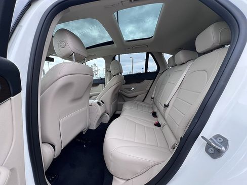 Used 2020 Mercedes-Benz GLC 300 4MATIC image 13