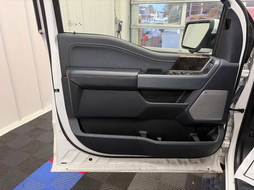Used 2022 Ford F150 Lightning Lariat AWD/4WD image 11