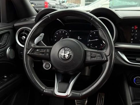 Used 2024 Alfa Romeo Stelvio Veloce image 9