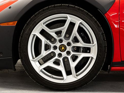 Used 2023 Lamborghini Huracan Sterrato image 22