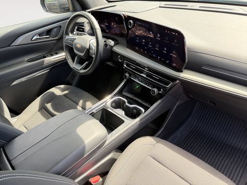 Used 2025 Chevrolet Traverse LT w/ Sun and Wheel Package AWD/4WD image 26