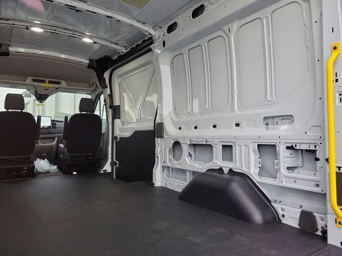 New 2026 Ford Transit 250 148 Medium Roof image 12