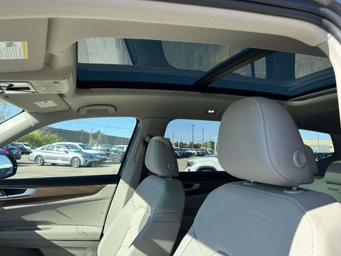 New 2025 Volkswagen Atlas SE image 20