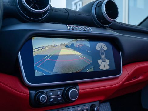 Certified 2019 Ferrari Portofino image 44