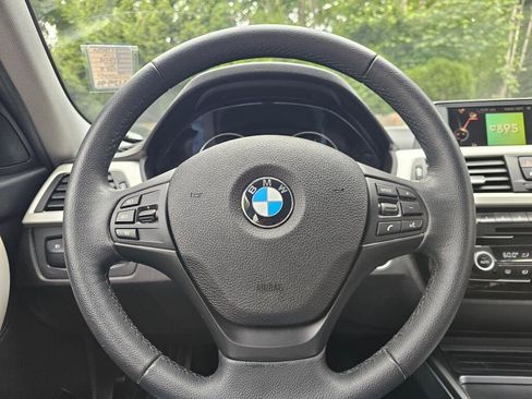 Used 2016 BMW 320i xDrive Sedan AWD/4WD image 24