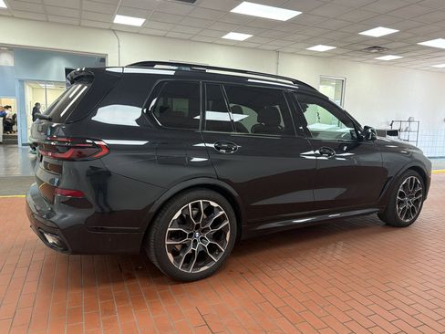Used 2024 BMW X7 xDrive40i w/ M Sport Package image 9