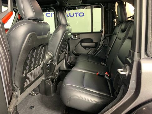 Used 2022 Jeep Wrangler Unlimited Rubicon w/ Safety Group AWD/4WD image 31