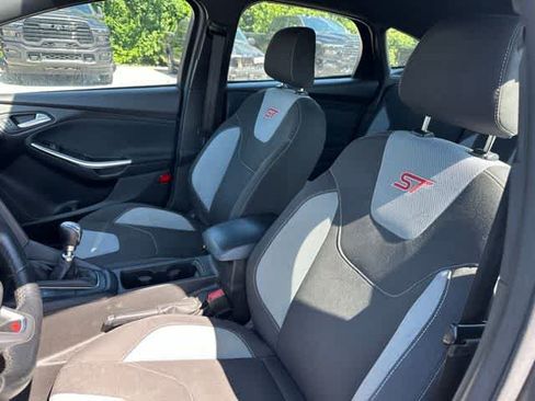 Used 2016 Ford Focus ST FWD image 3