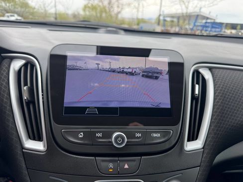 Used 2025 Chevrolet Malibu LT FWD image 24