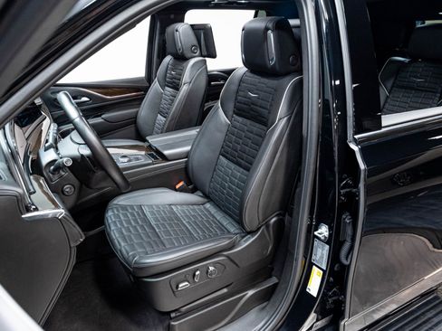 Used 2024 Cadillac Escalade Sport Platinum AWD/4WD image 6