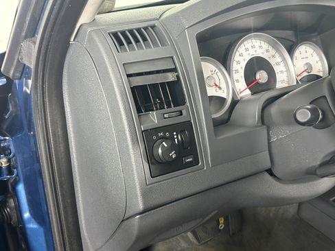 Used 2005 Dodge Dakota SLT image 26