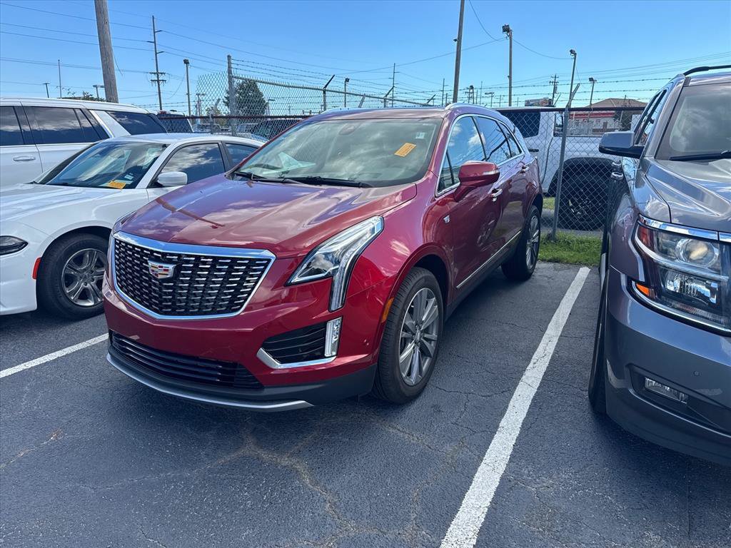 Used 2024 Cadillac XT5 Premium Luxury w/ Technology Package FWD image 2