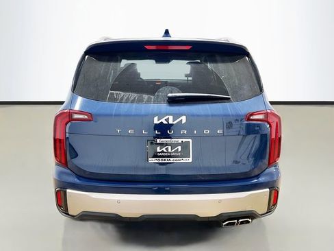 New 2025 Kia Telluride S image 6