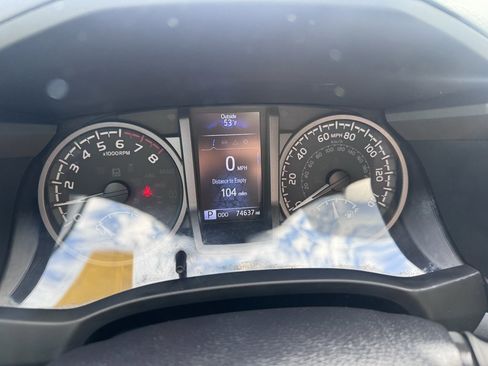 Used 2022 Toyota Tacoma TRD Off-Road image 16